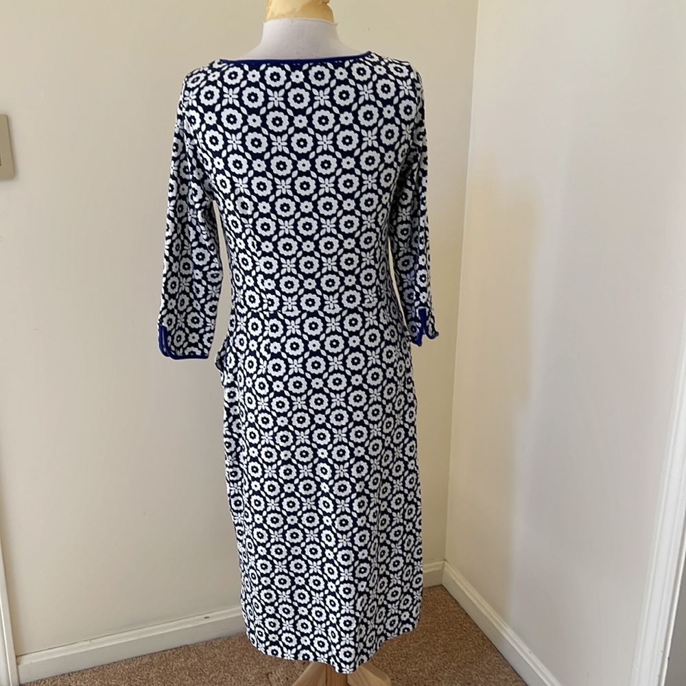 BODEN Size 8L navy with white combo printed midi dress with pockets - Picture 4 of 10